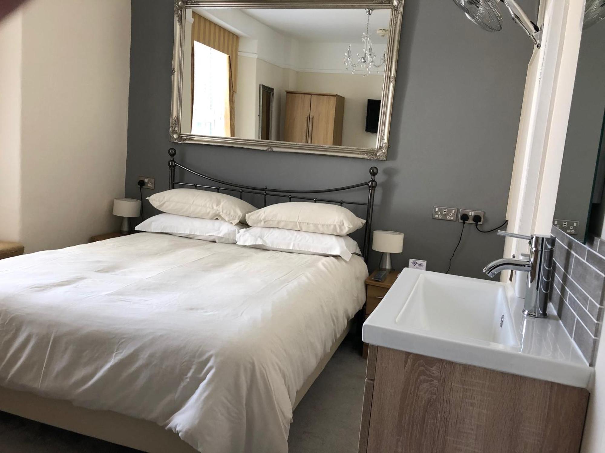 St Bernards Otel New Quay Oda fotoğraf
